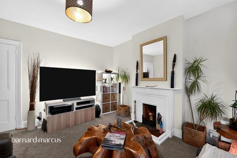 3 bedroom maisonette for sale, Claremont Avenue, New Malden