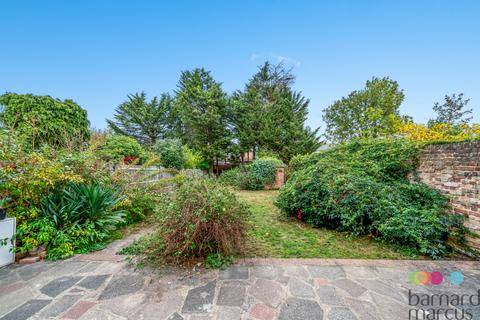 3 bedroom semi-detached house for sale, Lewes Road, London