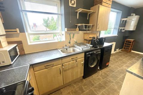 2 bedroom house to rent, Rainbow Avenue, Sheffield, S12