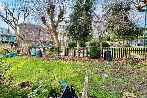 1 bedroom flat to rent, Carlton Terrace, London, E11