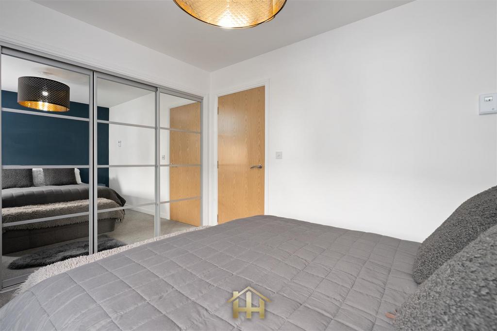 15 Greenfield Cres-0028.jpg