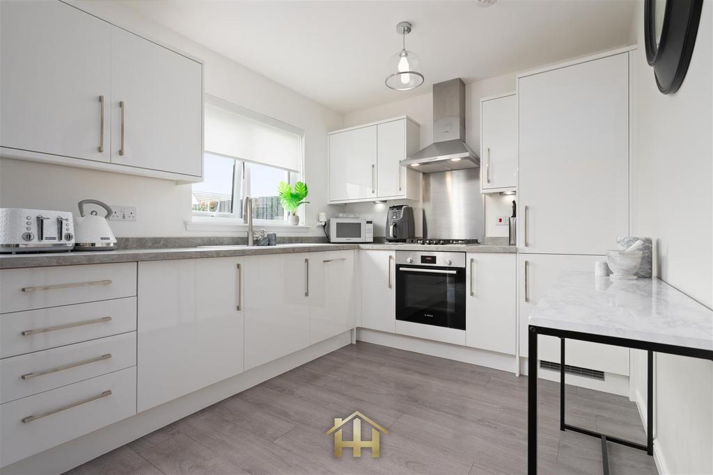 15 Greenfield Cres-0016.jpg