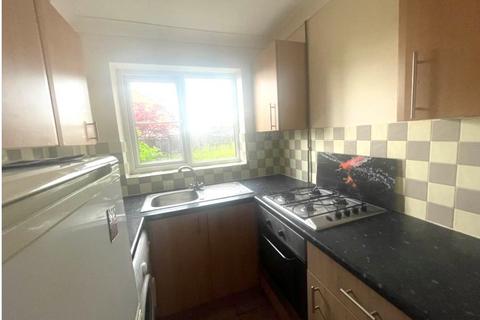 undefined, Hedge End, Northampton