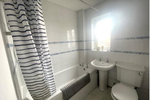undefined, Hedge End, Northampton