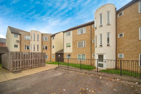 2 bedroom ground floor flat for sale, Skeaping Close, Newmarket
