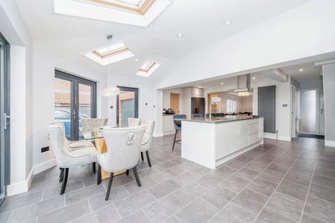 5 bedroom detached house for sale, Church Green, Norwich