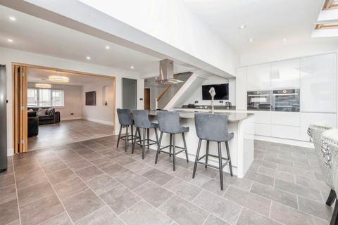 5 bedroom detached house for sale, Church Green, Norwich