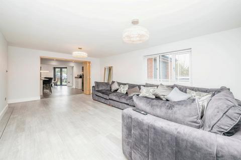5 bedroom detached house for sale, Church Green, Norwich