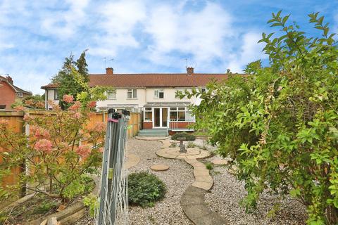 3 bedroom terraced house for sale, Harmer Road, Norwich