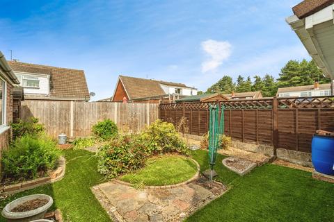 2 bedroom chalet for sale, Linacre Avenue, Norwich