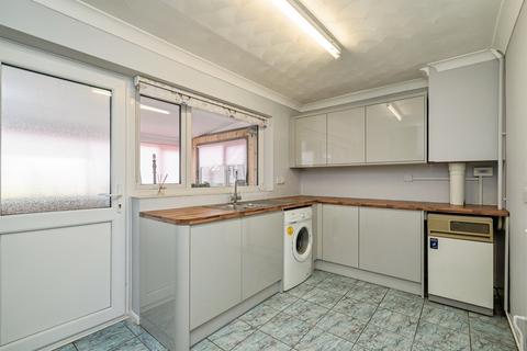 2 bedroom chalet for sale, Linacre Avenue, Norwich