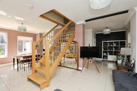 3 bedroom end of terrace house for sale, Parsonage Square, Norwich