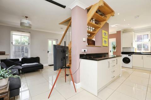3 bedroom end of terrace house for sale, Parsonage Square, Norwich