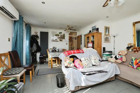 2 bedroom flat for sale, Sherbourne Place, NORWICH