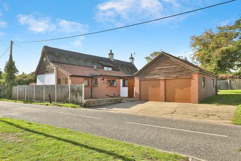 3 bedroom cottage for sale, Chapel Road, Lingwood, Norwich