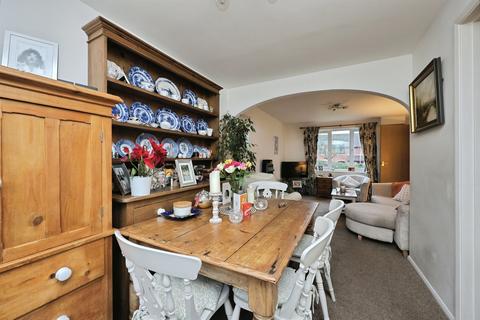 3 bedroom semi-detached house for sale, Olive Avenue, Newton Flotman, Norwich