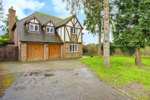 5 bedroom detached house for sale, Park Avenue, Newport Pagnell