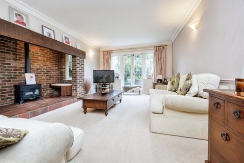 5 bedroom detached house for sale, Park Avenue, Newport Pagnell