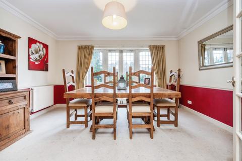 5 bedroom detached house for sale, Park Avenue, Newport Pagnell