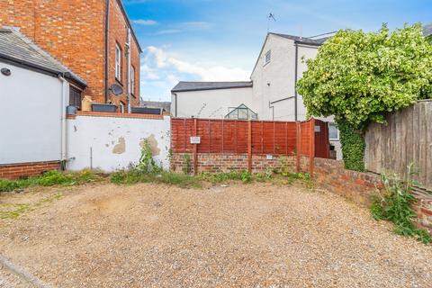 2 bedroom terraced house for sale, Silver Street, Newport Pagnell