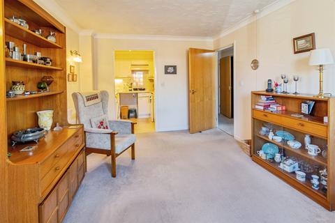 2 bedroom retirement property for sale, Lawnsmead Gardens, Newport Pagnell
