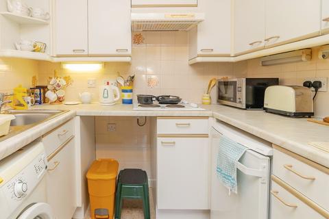 2 bedroom retirement property for sale, Lawnsmead Gardens, Newport Pagnell
