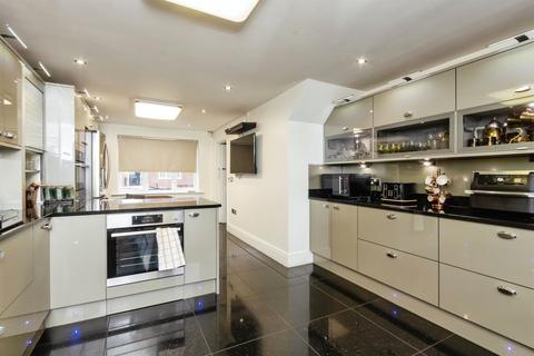 5 bedroom detached house for sale, Bailey Drive, Nottingham