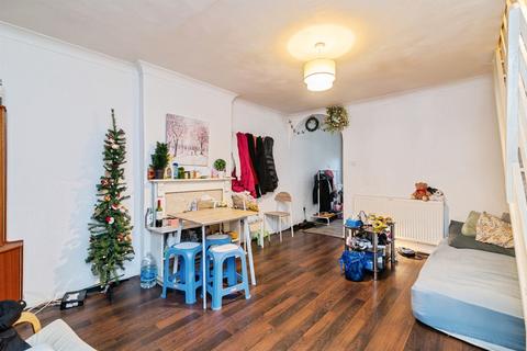 2 bedroom terraced house for sale, Alfreton Road, Nottingham