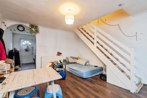2 bedroom terraced house for sale, Alfreton Road, Nottingham