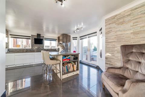 undefined, Watson Close, North Clifton, Newark