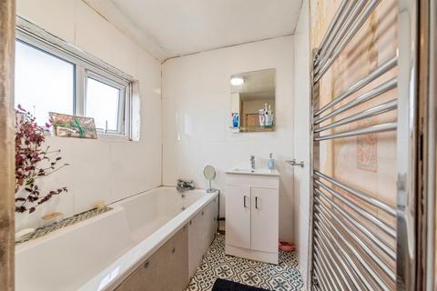 3 bedroom end of terrace house for sale, Chatsworth Road, Newark