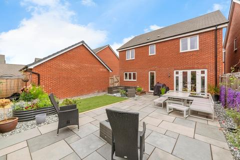 4 bedroom detached house for sale, Raddle Way, Middlebeck, Newark