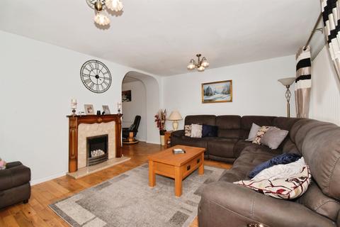 5 bedroom semi-detached house for sale, Redruth Avenue, WIGSTON