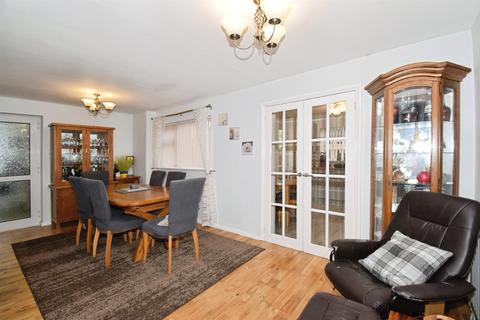 5 bedroom semi-detached house for sale, Redruth Avenue, WIGSTON
