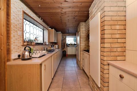 3 bedroom semi-detached house for sale, Dudley Avenue, Peterborough