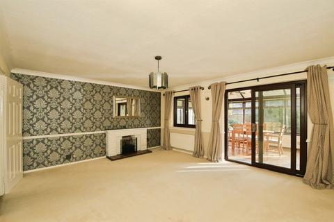 3 bedroom semi-detached house for sale, Barnfield Gardens, Whittlesey, Peterborough
