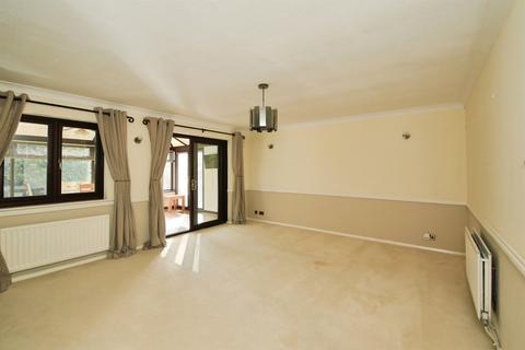 3 bedroom semi-detached house for sale, Barnfield Gardens, Whittlesey, Peterborough