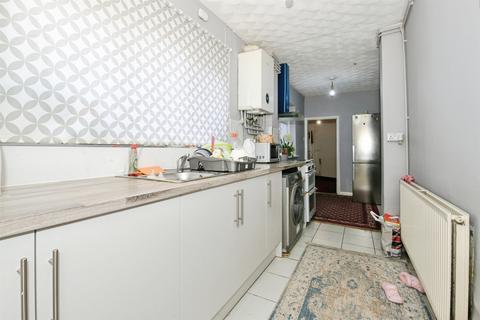 3 bedroom end of terrace house for sale, Gladstone Street, Peterborough