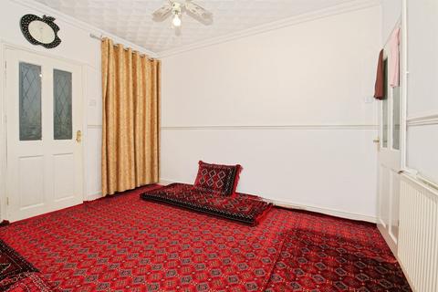 3 bedroom end of terrace house for sale, Gladstone Street, Peterborough