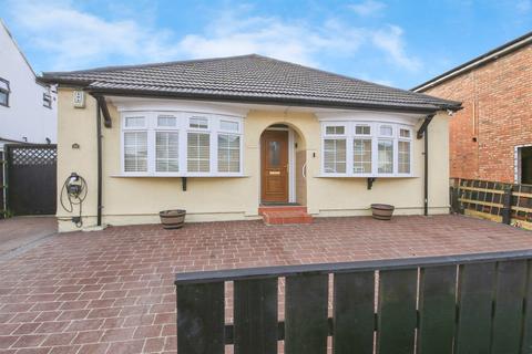 5 bedroom detached bungalow for sale, Alexandra Road, Peterborough