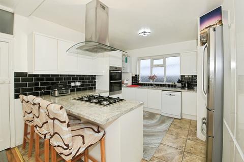 5 bedroom detached bungalow for sale, Alexandra Road, Peterborough