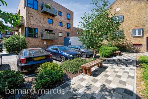 1 bedroom flat for sale, Elmington Road, London