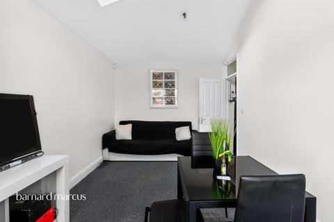 1 bedroom flat for sale, Bird In Bush Road, London