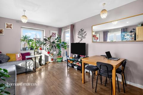 3 bedroom flat for sale, Old Kent Road, LONDON
