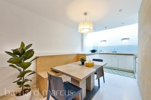 1 bedroom flat for sale, Griggs Place, London