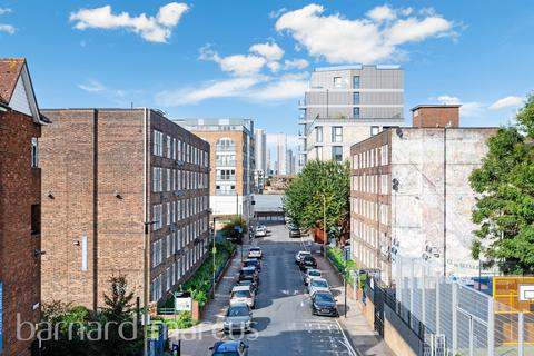2 bedroom flat for sale, Bardsley Lane, London