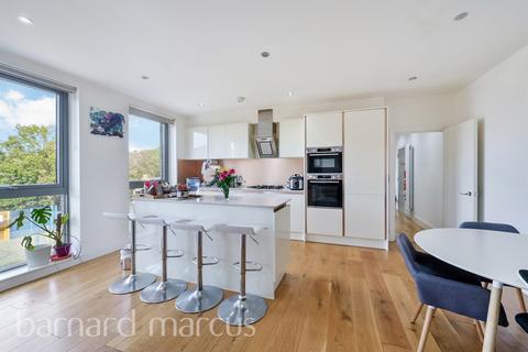 2 bedroom flat for sale, Bardsley Lane, London