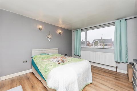 4 bedroom semi-detached house for sale, Beacon View, South Kirkby, Pontefract