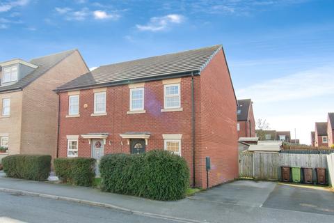 2 bedroom semi-detached house for sale, Girnhill Lane, Featherstone, Pontefract