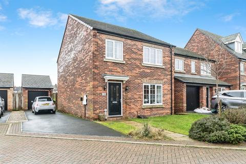 4 bedroom detached house for sale, Warren Court, Featherstone, Pontefract